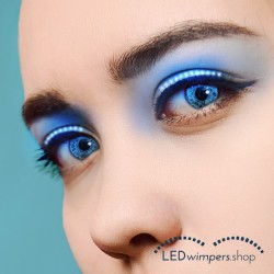 1041 - LED wimpers Light Blauw